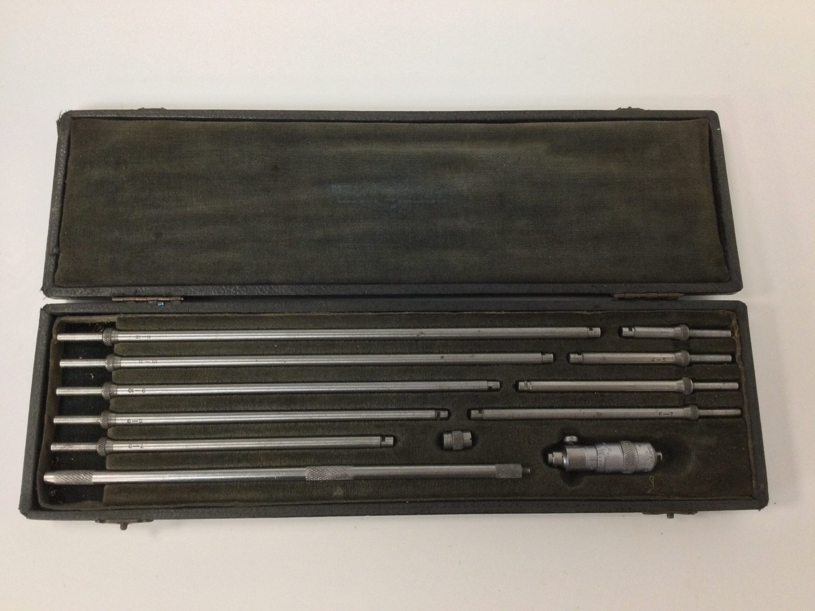 MOORE & WRIGHT #52 Inside Micrometer Set. (25900) | Old School Tools