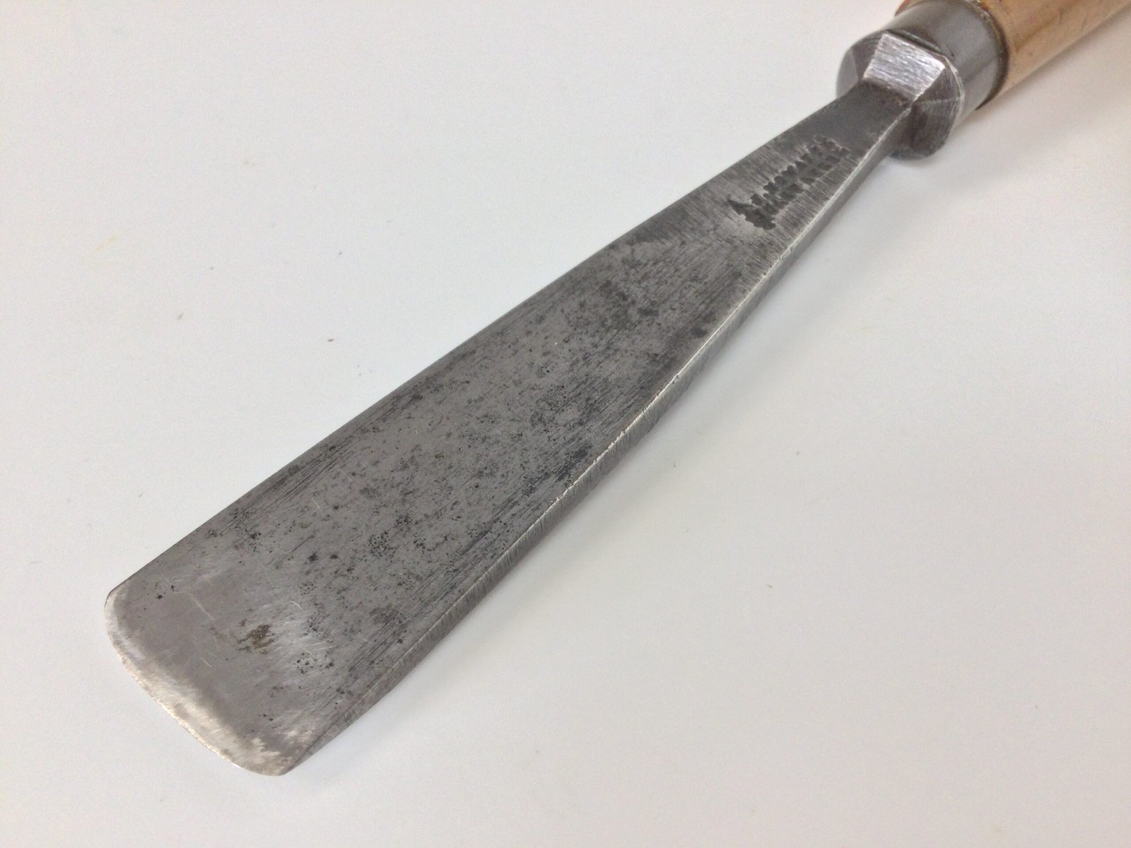 James Howarth 7/8” Alongee Pattern Gouge. (27015) | Old School Tools