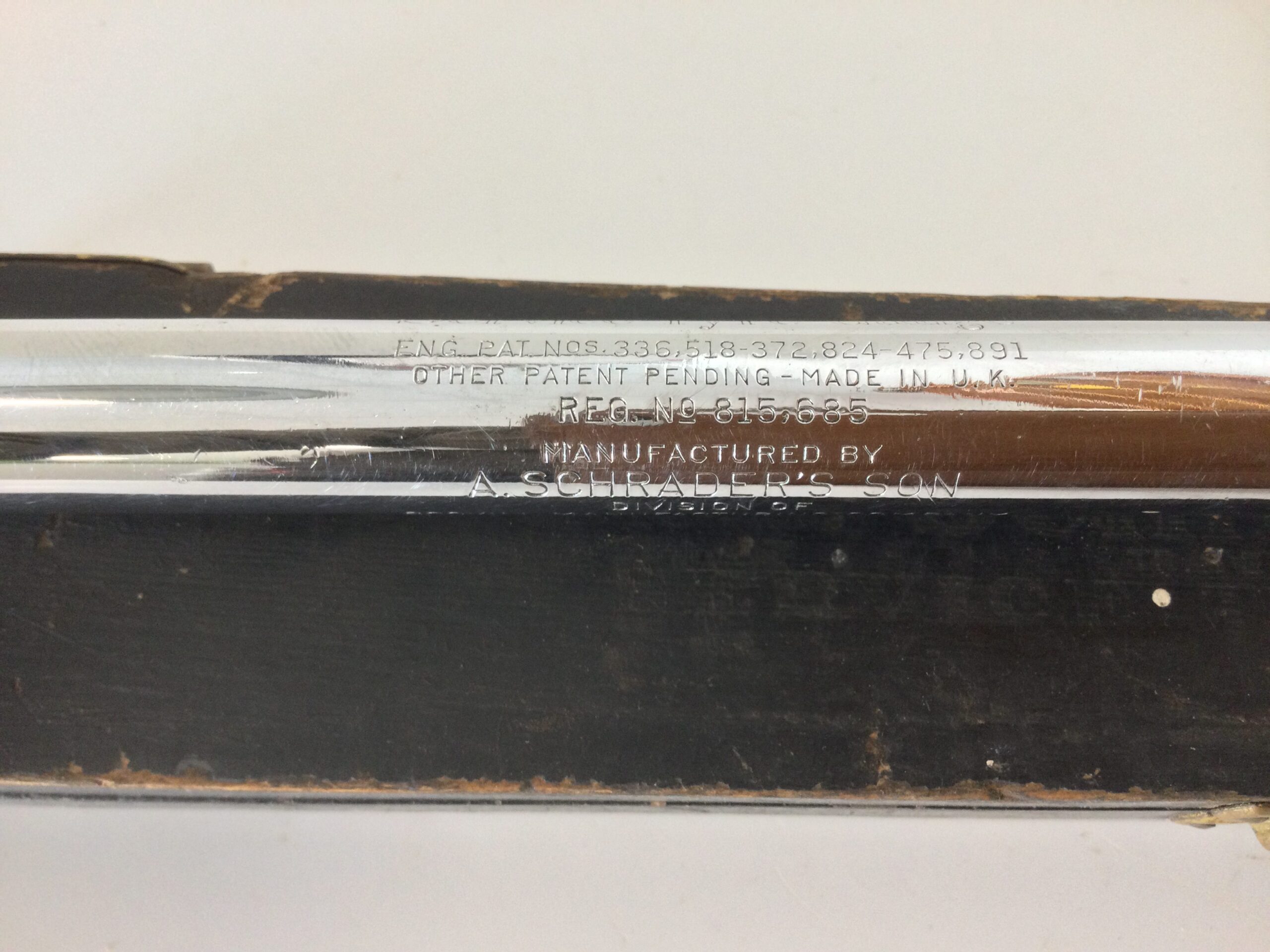 Vintage boxed SCHRADER Service Tyre Gauge. (26345) - Image 7