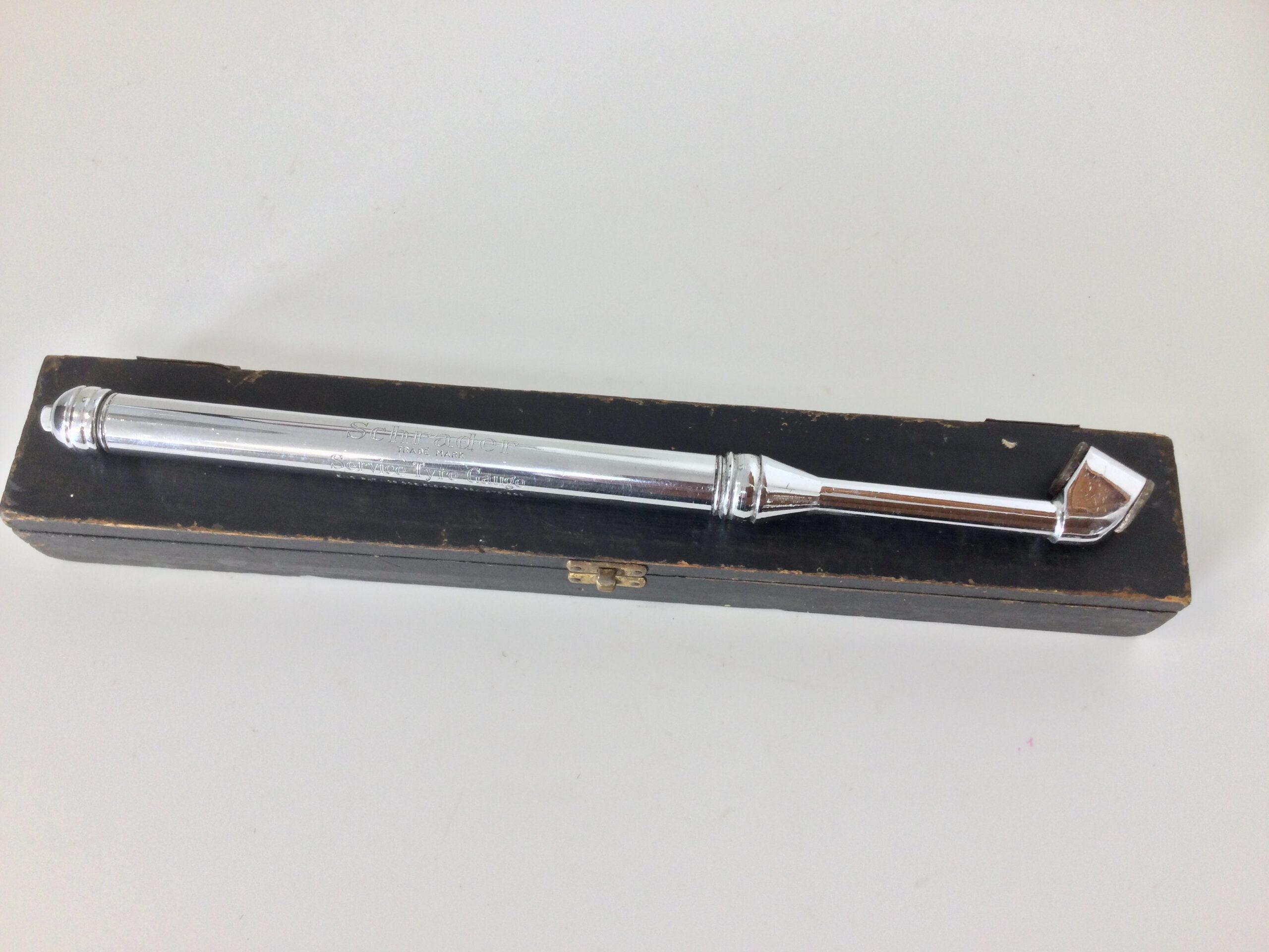 Vintage boxed SCHRADER Service Tyre Gauge. (26345) - Image 4
