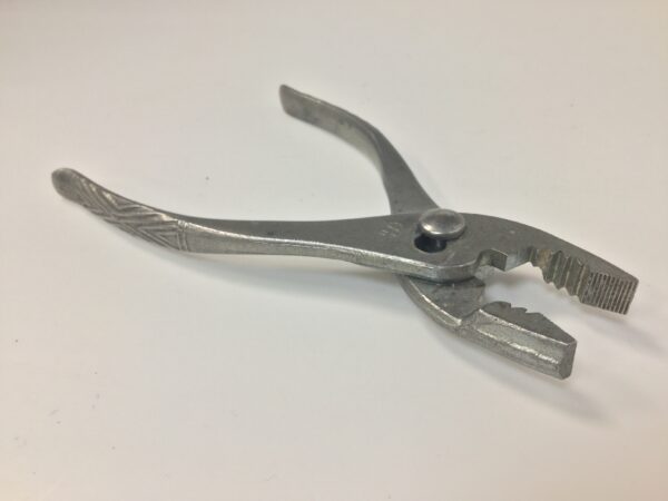 HM Motorcycle Kit 5 1/2” Pliers. (23641) - Image 8