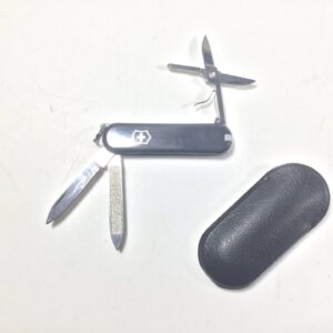 VICTORINOX Ladies 3 Tool Pocket Knife in pouch.  (41747)