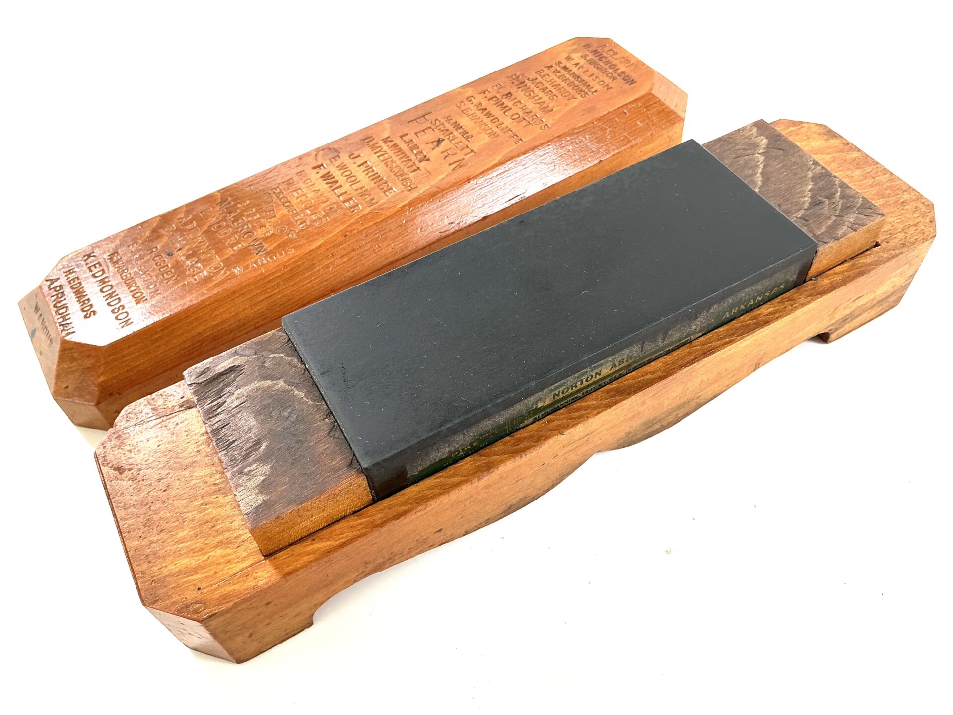 Beautiful boxwood cased hard Arkansas stone. (42521) - Image 3