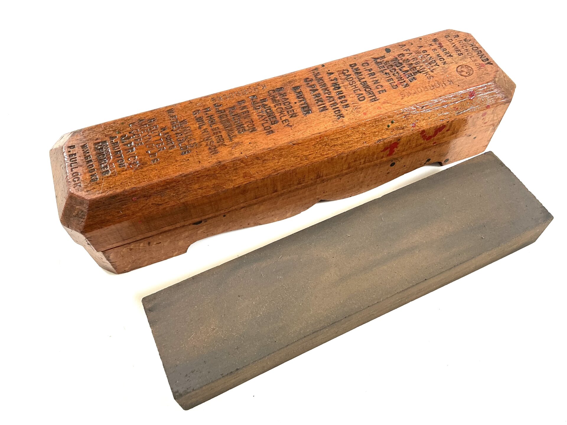 Oak wooden boxed sharpening stone. (42528)