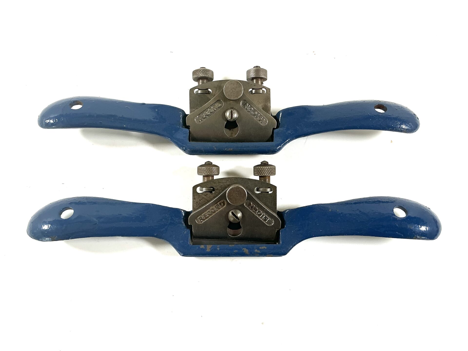 RECORD No:0151 Flat and Round sole spokeshaves. (42584)