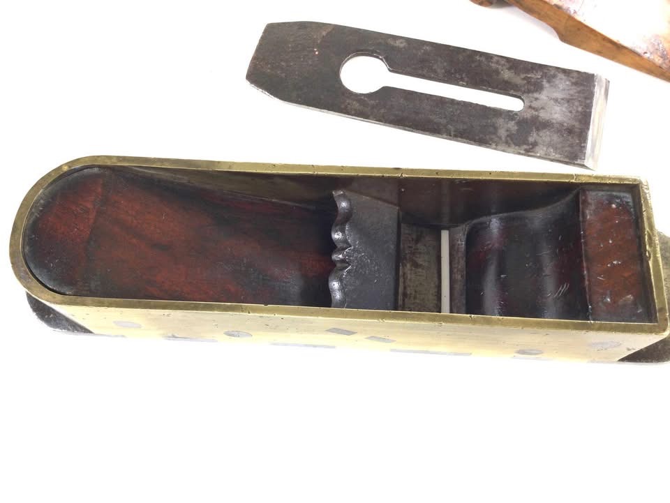 Incredible Gunmetal Dovetailed Mitre Plane by VARVILL YORK. (42952) - Image 11