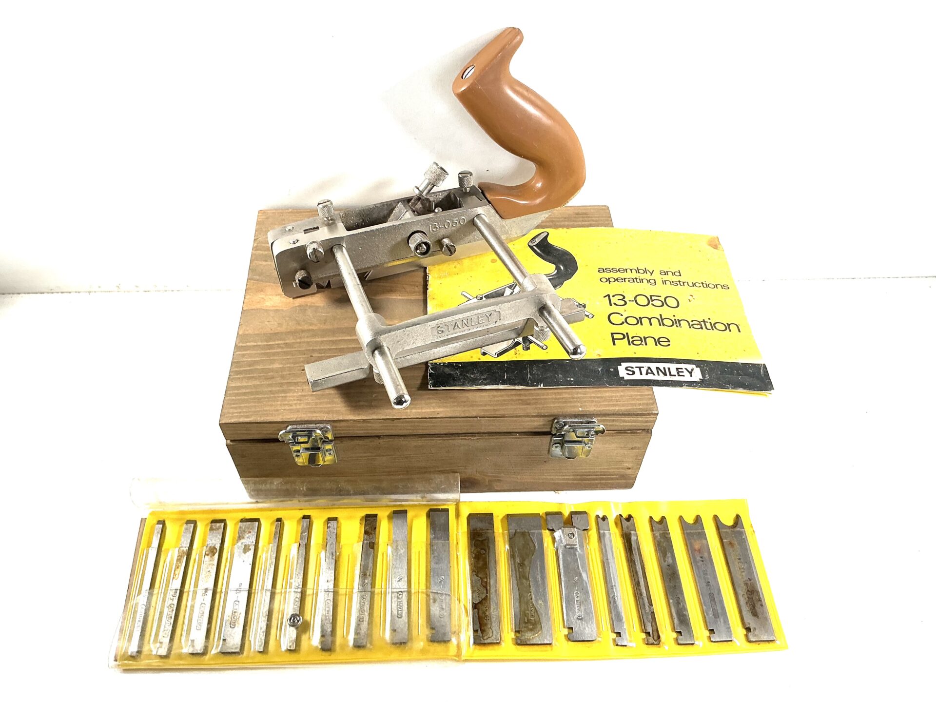 STANLEY #13-050 Combination Plane. (42995)