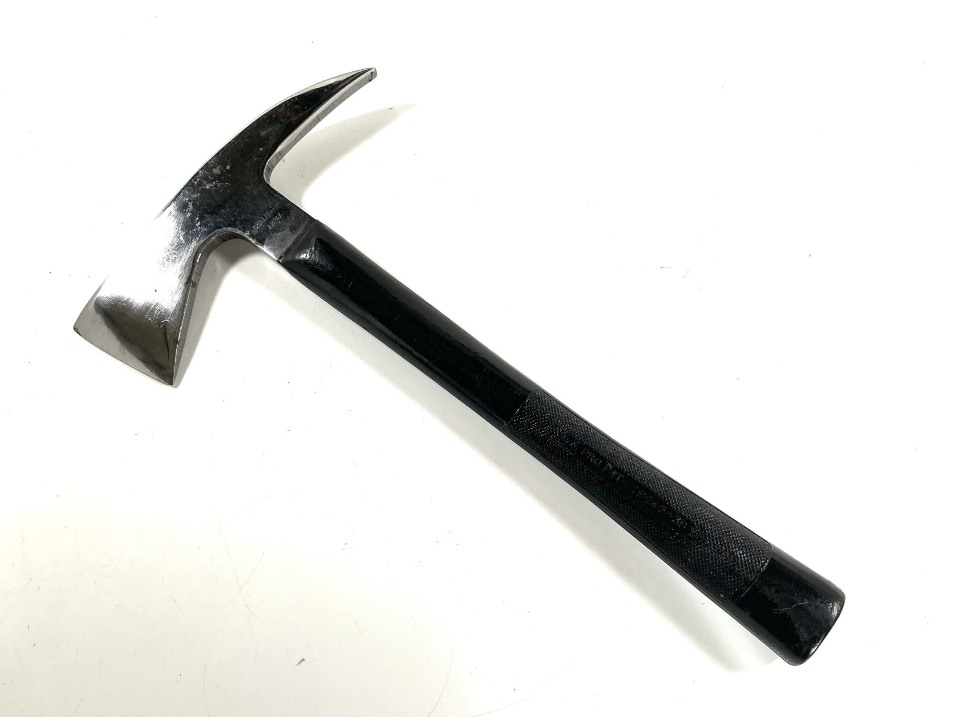 Remarkable CHILLINGTON ARPEX Rescue / Fireman’s Axe. (43043) - Image 2