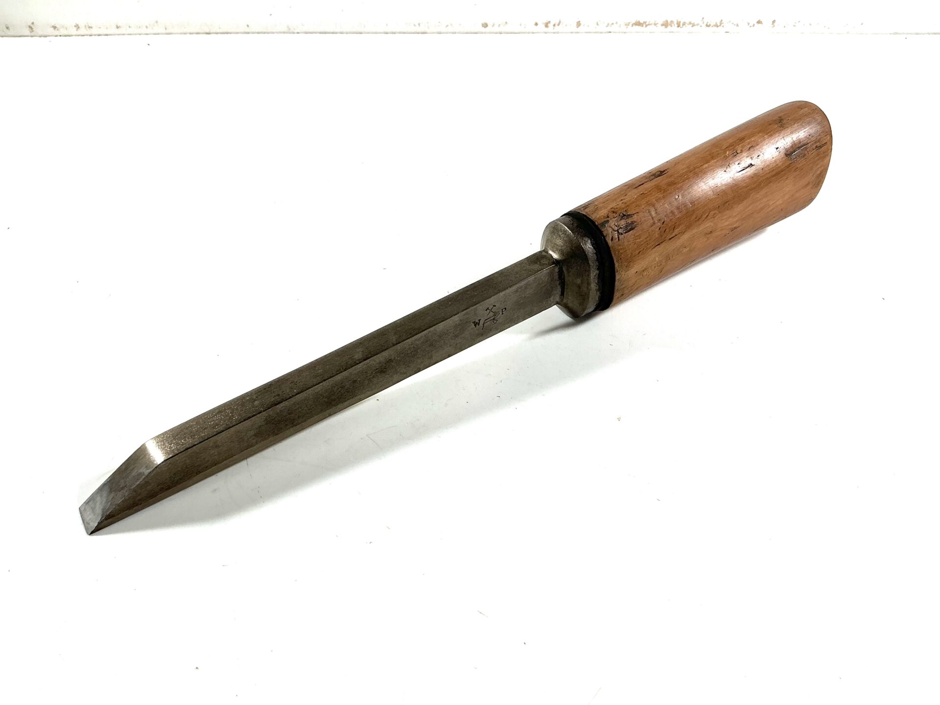 WARD & PAYNE 1/2” Oval Mortice Chisel. (43566)